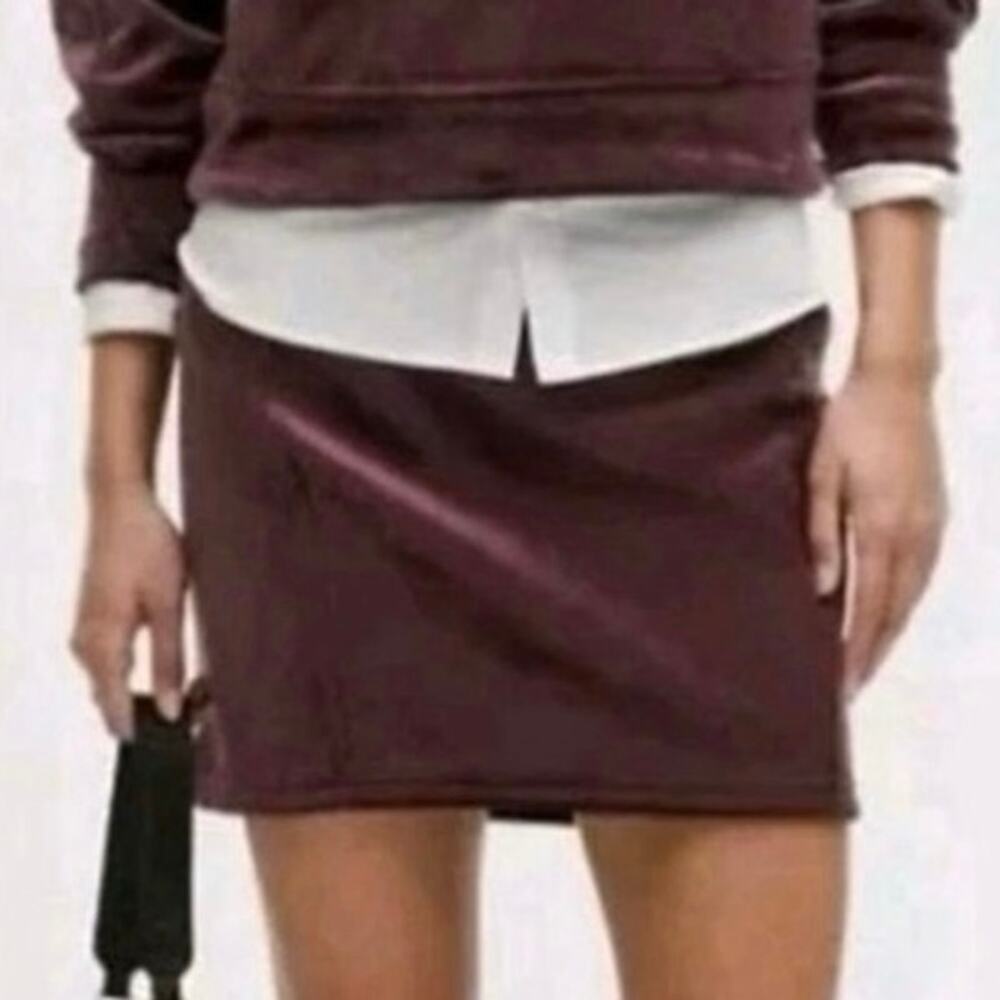 lululemon Scuba High-Rise Mini Skirt Velvet Edition.